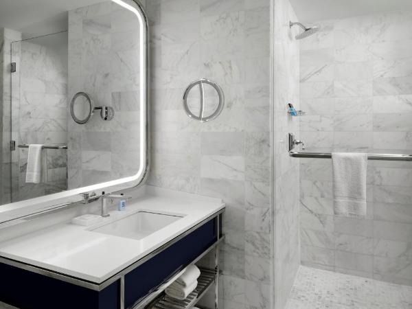 Fontainebleau Miami Beach : photo 1 de la chambre chambre lit king-size standard