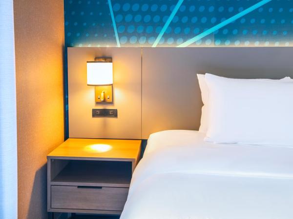 Quality Suites : photo 4 de la chambre studio lit king-size avec canapé-lit