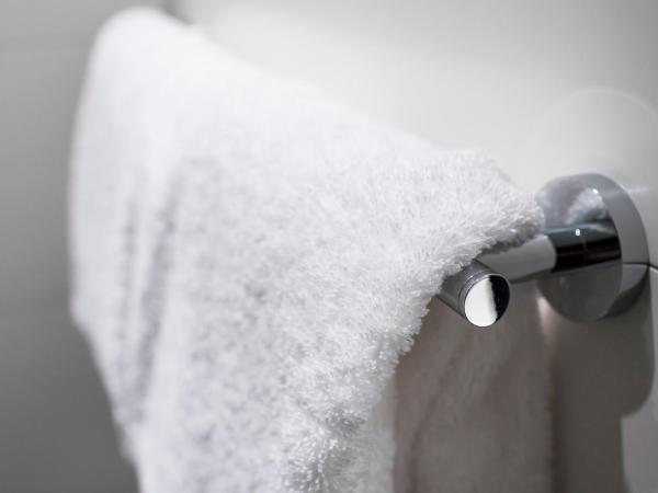 Motel One Warsaw-Chopin : photo 5 de la chambre chambre lit queen-size standard - vue sur cour