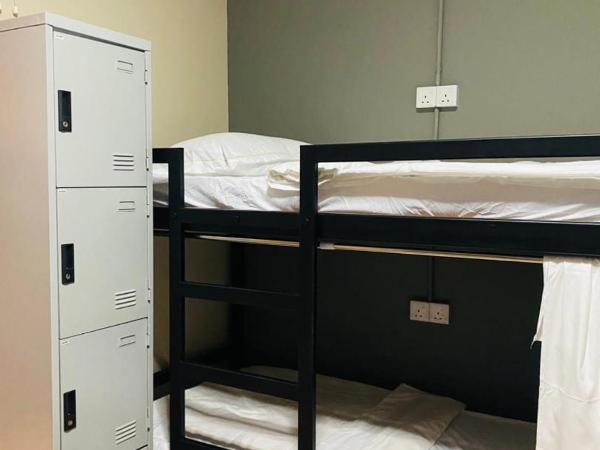 H2 Premium Backpackers : photo 6 de la chambre dortoir pour femmes de 6 lits