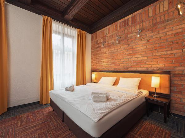 Palazzo Rosso Old Town : photo 4 de la chambre chambre double avec lit d'appoint