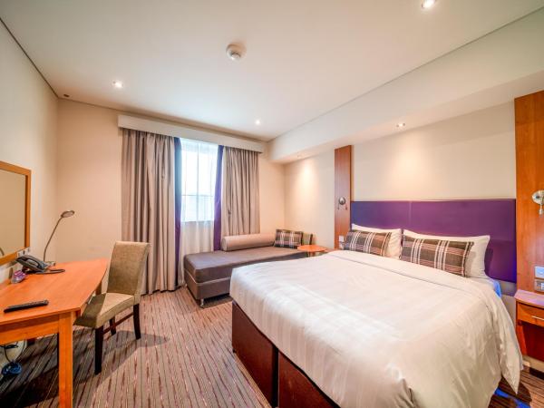 Premier Inn Dubai International Airport : photo 5 de la chambre chambre double - navette gratuite toutes les 30 minutes pour les terminaux 3 et 1 de l’aéroport dxb - non-fumeurs