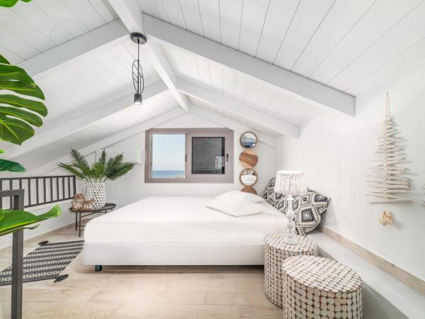 San Giovanni Beach Resort and Suites : photo 2 de la chambre premium panorama maisonette sea view