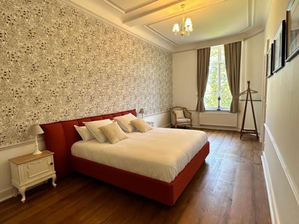 Château de Beez : photo 3 de la chambre chambre double - vue sur jardin