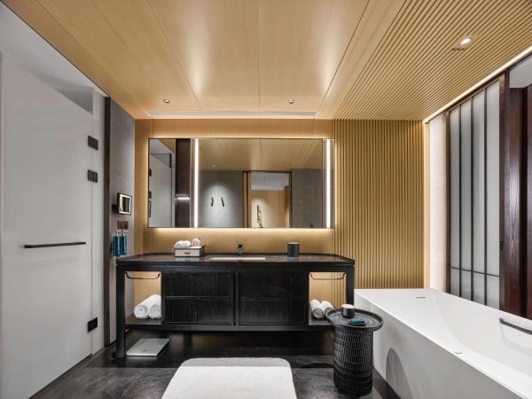 Hilton Nanjing Niushoushan : photo 3 de la chambre chambre lit king-size premium