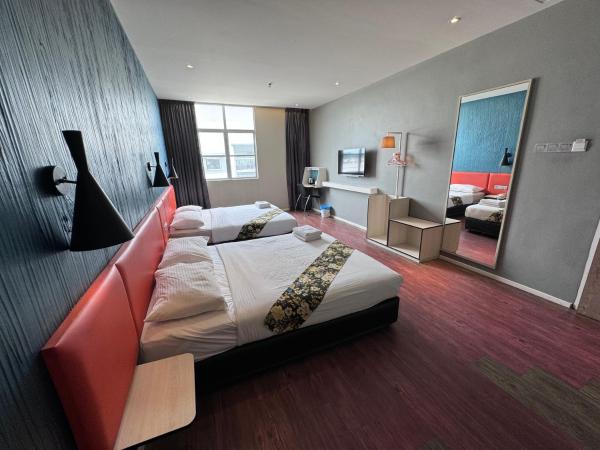 Win Win Boutique Hotel PD : photo 2 de la chambre family room window