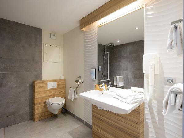 Campanile Limoges Centre - Gare : photo 3 de la chambre chambre quadruple