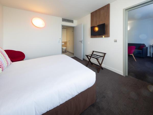 Campanile Limoges Centre - Gare : photo 6 de la chambre 2 chambres doubles communicantes