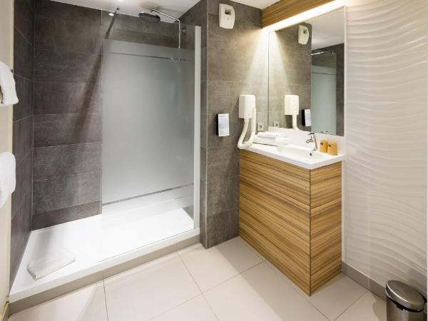 Campanile Limoges Centre - Gare : photo 4 de la chambre chambre double standard