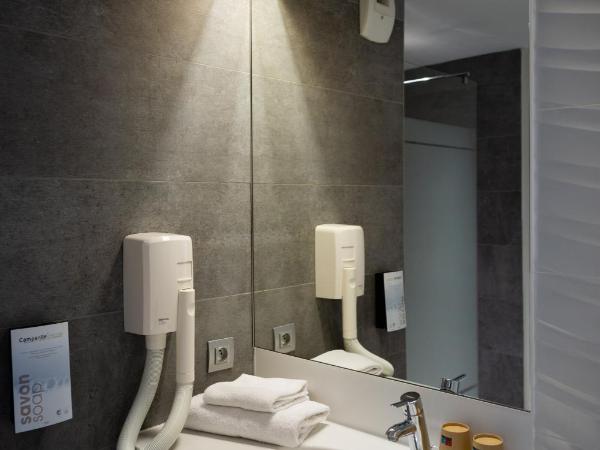 Campanile Limoges Centre - Gare : photo 7 de la chambre chambre double standard