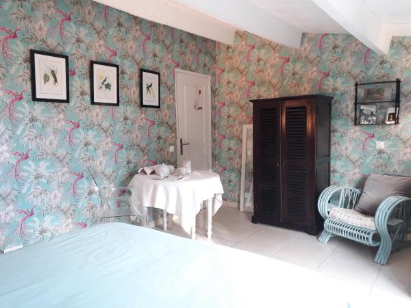 Chambre Bed and Breakfast dans villa : photo 3 de la chambre chambre double - vue sur mer