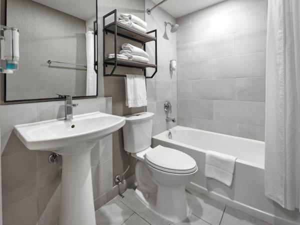 Canadas Best Value Inn Toronto : photo 4 de la chambre chambre double avec 2 lits doubles - non-fumeurs