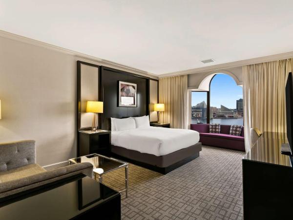 The Royal Sonesta Harbor Court Baltimore : photo 1 de la chambre chambre lit king-size premium - vue sur port