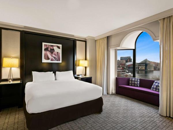 The Royal Sonesta Harbor Court Baltimore : photo 1 de la chambre chambre lit queen-size premium - vue sur port