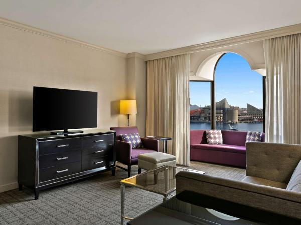 The Royal Sonesta Harbor Court Baltimore : photo 4 de la chambre suite d'angle premium avec 1 chambre lit king-size - vue sur port