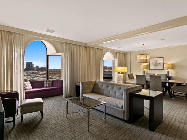 The Royal Sonesta Harbor Court Baltimore : photo 3 de la chambre suite d'angle premium avec 1 chambre lit king-size - vue sur port