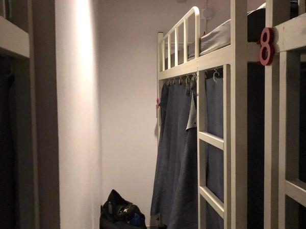 Phi Phi Green House & Sunsky Hostel : photo 1 de la chambre lit superposé dans dortoir mixte