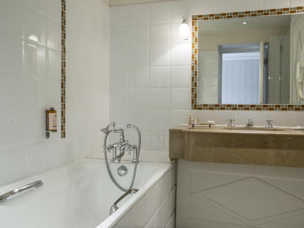 Hôtel Brighton - Esprit de France : photo 3 de la chambre suite junior