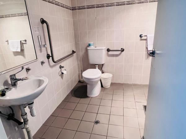 Jacksons Motor Inn : photo 6 de la chambre chambre familiale adaptée aux personnes à mobilité réduite