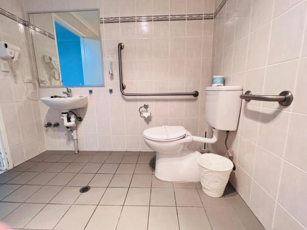 Jacksons Motor Inn : photo 7 de la chambre chambre familiale adaptée aux personnes à mobilité réduite