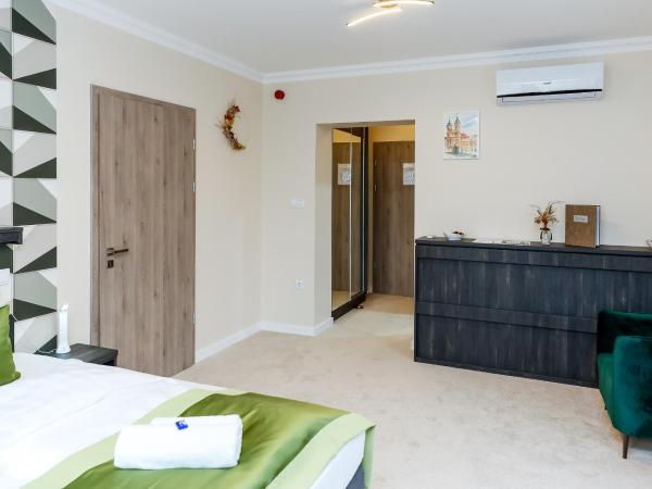 Lumen Gasztropanzió : photo 3 de la chambre chambre double avec lit d'appoint