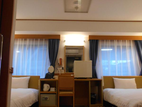 Toyoko Inn Niigata Furumachi : photo 1 de la chambre accessible twin room - non-smoking