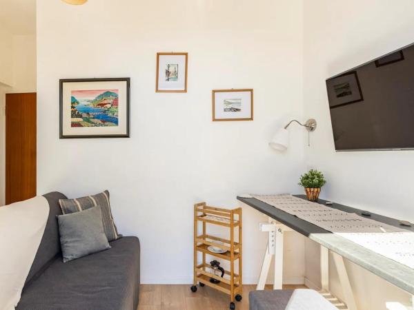 Tauromenion Guest House : photo 9 de la chambre chambre double avec balcon - vue sur mer