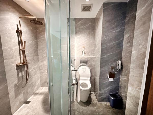 HARRIS Hotel & Conventions Gubeng : photo 5 de la chambre suite junior