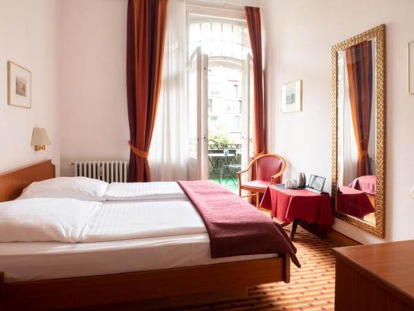 Hotel Schöneberg : photo 2 de la chambre chambre simple classique
