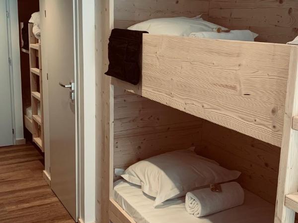 L'Arveyron Open House : photo 3 de la chambre lit simple dans dortoir mixte