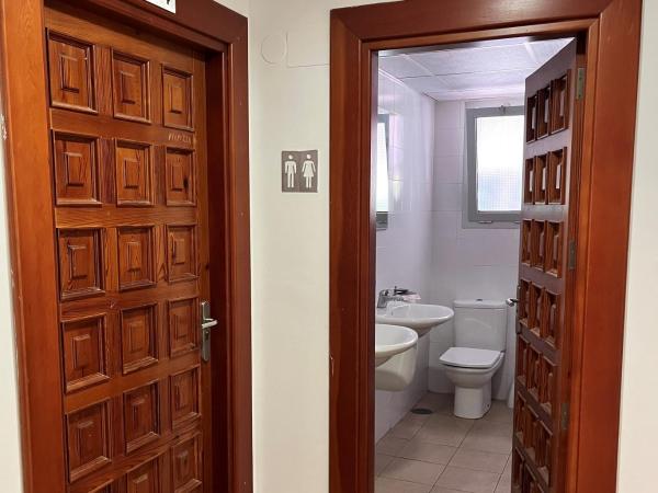 Albergue Zaragoza Camping : photo 4 de la chambre lit dans dortoir mixte de 6 lits