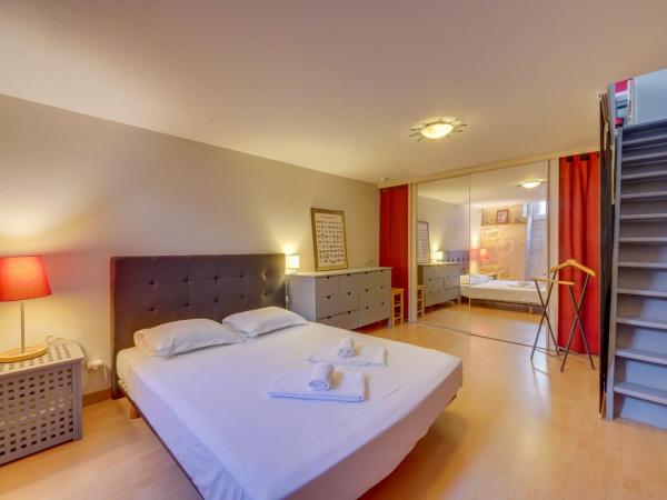 Charming townhouse with terrace : photo 9 de la chambre appartement