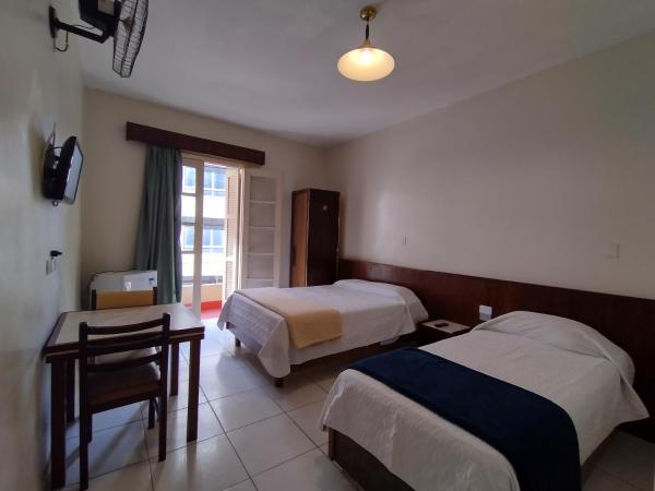 Hotel Plaza Olido : photo 1 de la chambre chambre familiale avec salle de bains privative