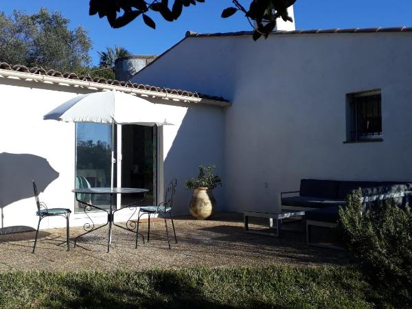Chambre Bed and Breakfast dans la Villa Cypra : photo 10 de la chambre chambre double - vue sur mer