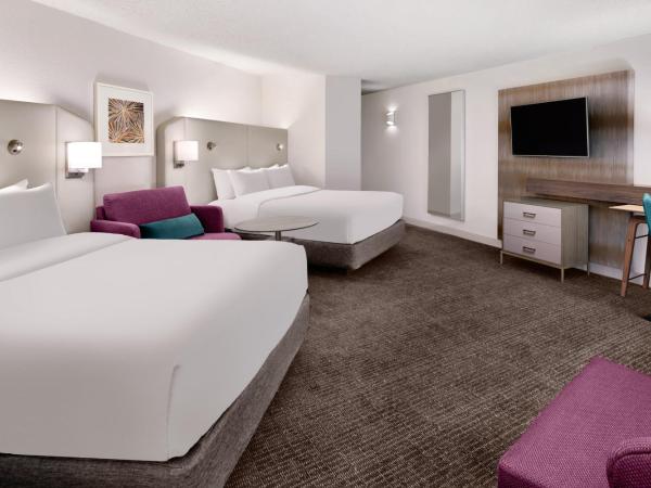 Crowne Plaza Atlanta Perimeter at Ravinia, an IHG Hotel : photo 7 de la chambre chambre d'angle premium avec 2 lits queen-size