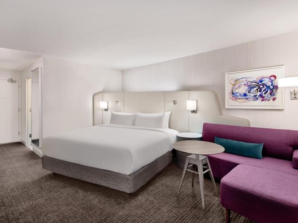Crowne Plaza Atlanta Perimeter at Ravinia, an IHG Hotel : photo 8 de la chambre chambre lit king-size premium - Étage Élevé