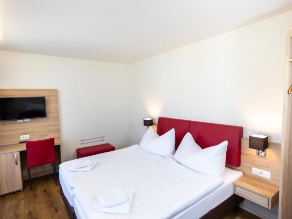 Hotel Alexander : photo 2 de la chambre suite familiale avec balcon