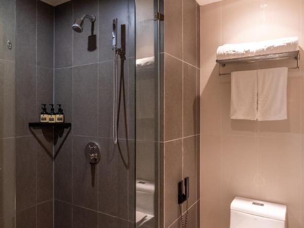 SHANGHAI-DECO Hotel-Free shuttle bus from Pudong Airport and Disneyland : photo 5 de la chambre chambre lit king-size deluxe