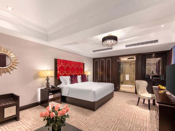 The Yangtze Boutique Shanghai - Free minibar for the first round of the day : photo 1 de la chambre art deco executive room - welcome benefits  & afternoon tea  *1 upon check in day per stay