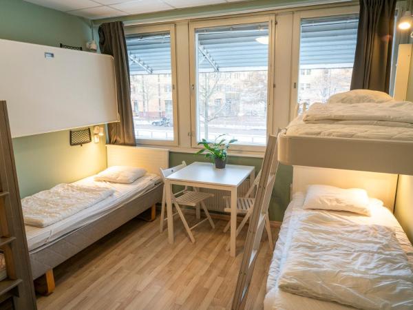 Göteborg Hostel : photo 2 de la chambre chambre familiale (6 adultes) avec salle de bains commune