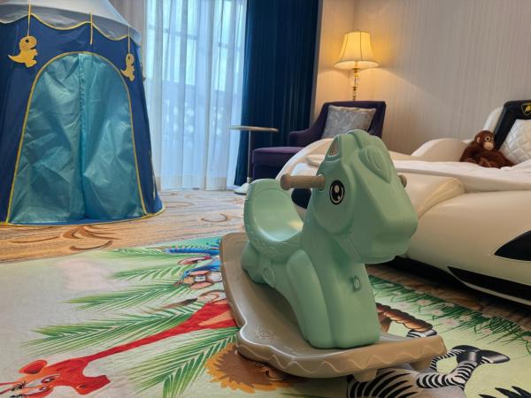 Radisson Blu Forest Manor Shanghai Hongqiao - Near NECC : photo 3 de la chambre chambre familiale