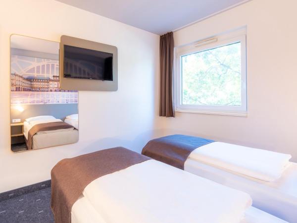 B&B Hotel Mannheim : photo 5 de la chambre chambre lits jumeaux