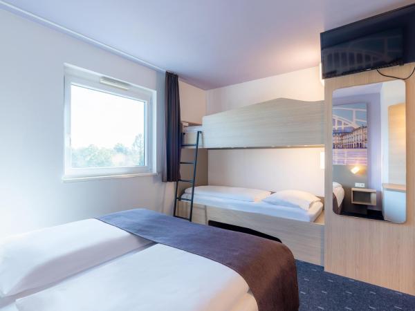 B&B Hotel Mannheim : photo 1 de la chambre chambre familiale