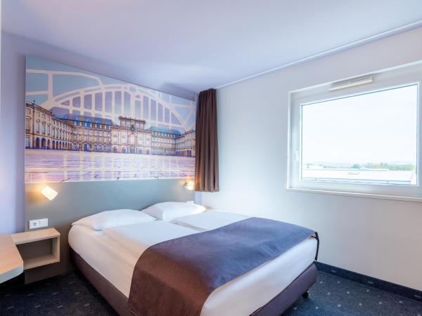 B&B Hotel Mannheim : photo 4 de la chambre chambre familiale