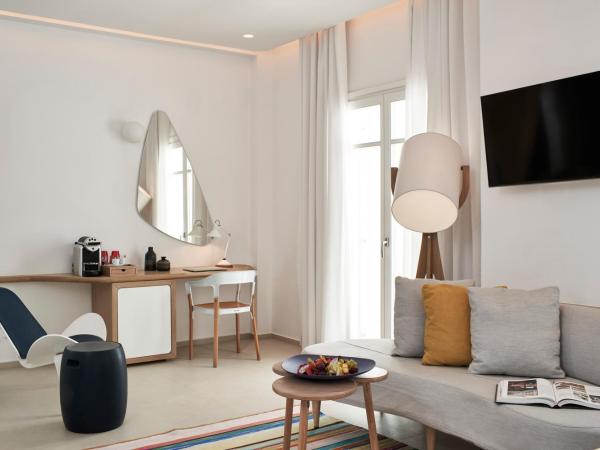 Myconian Kyma, a Member of Design Hotels : photo 2 de la chambre chambre double deluxe - vue sur mer