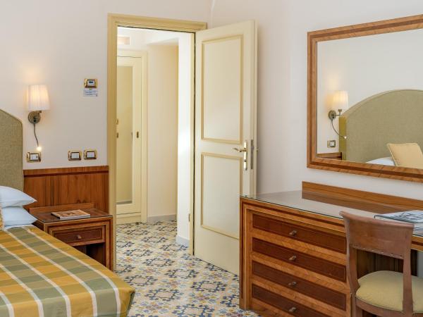 Hotel Antiche Mura : photo 5 de la chambre grande chambre double ou lits jumeaux