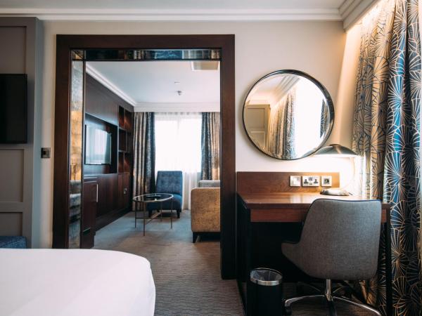 Crowne Plaza - Belfast, an IHG Hotel : photo 3 de la chambre junior king suite with additional living area