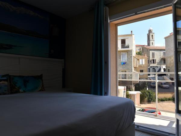 Hôtel Le Claridge : photo 1 de la chambre chambre triple supérieure