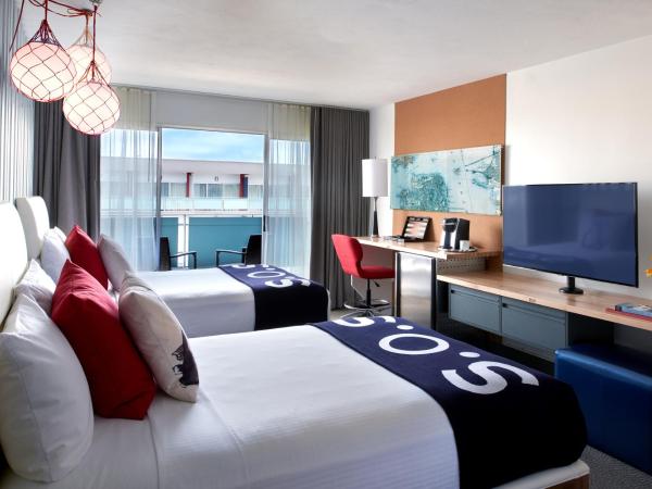 Hotel Zephyr San Francisco : photo 2 de la chambre hbergement double de luxe avec balcon - vue partielle sur baie 