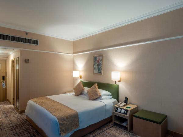 Metropark Lido Hotel Beijing : photo 5 de la chambre chambre lit king-size standard - vue sur jardin